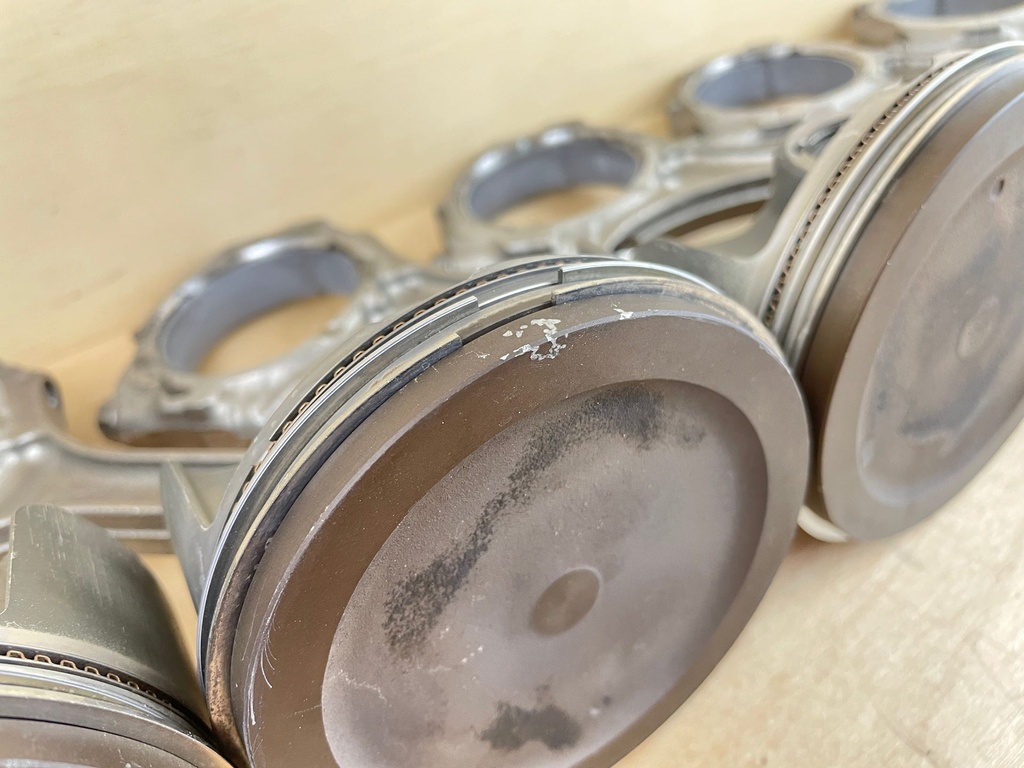 2011 Suzuki DF300 300HP Piston & Connecting Rod Set 12111-98J00-0B0