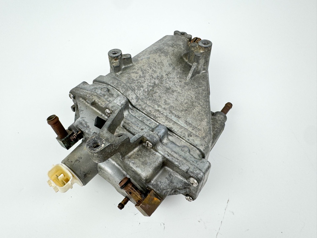 2008 Yamaha 115 HP 4 Stroke Outboard VST Float Chamber Assembly OEM