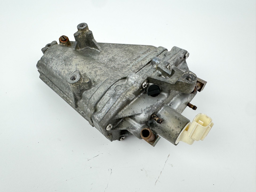 2008 Yamaha 115 HP 4 Stroke Outboard VST Float Chamber Assembly OEM