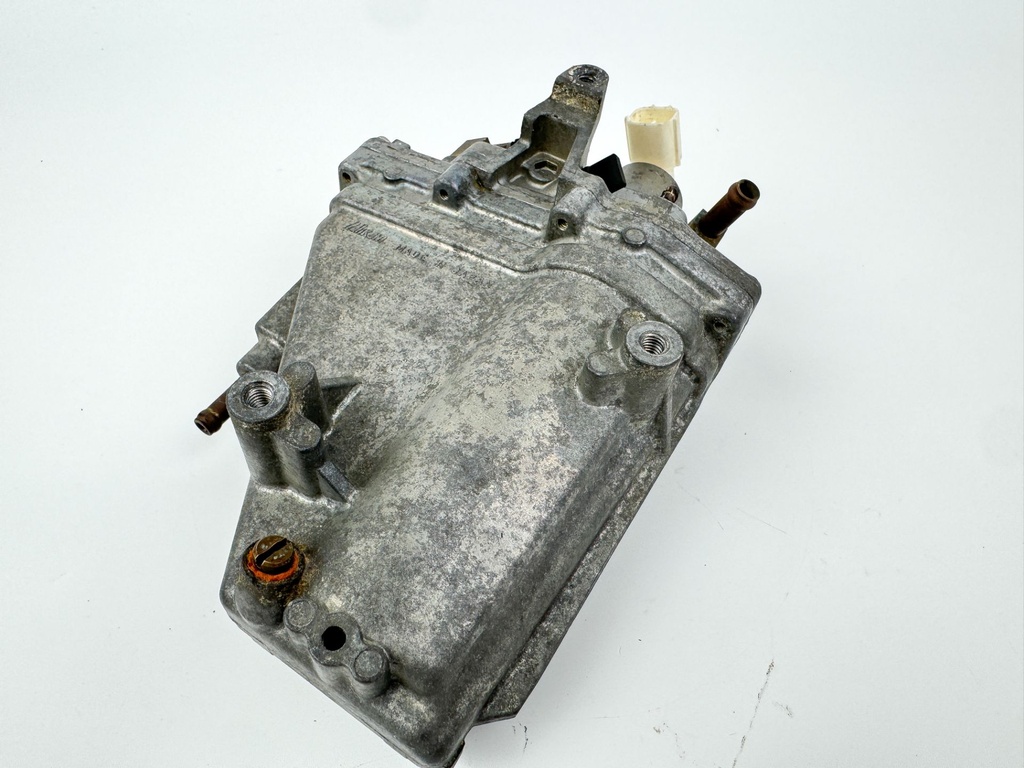 2008 Yamaha 115 HP 4 Stroke Outboard VST Float Chamber Assembly OEM