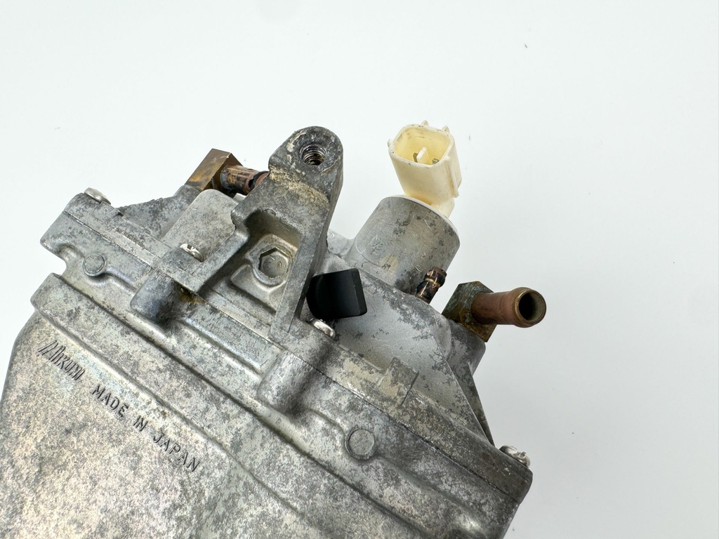 2008 Yamaha 115 HP 4 Stroke Outboard VST Float Chamber Assembly OEM