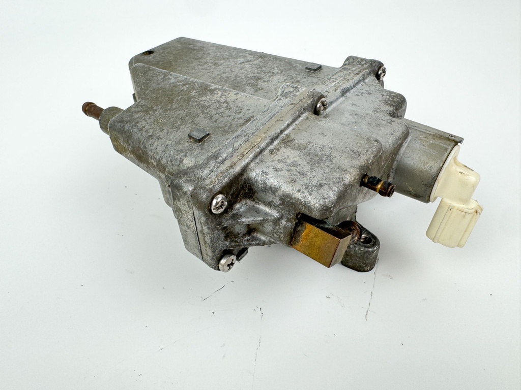 2008 Yamaha 115 HP 4 Stroke Outboard VST Float Chamber Assembly OEM