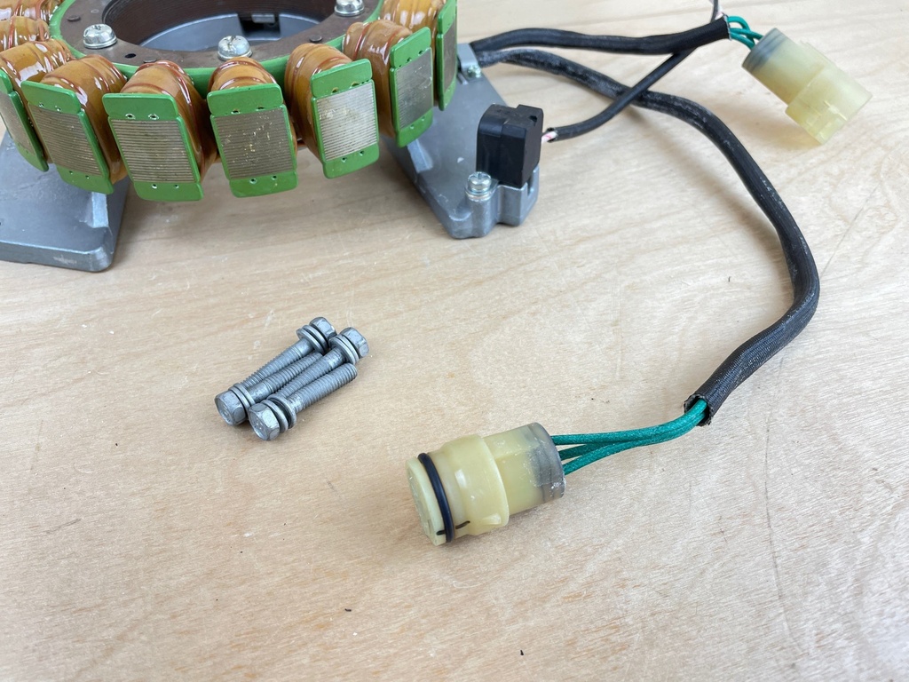 2008 Yamaha F350 350HP Stator Pulser Coil Assembly 6AW-81460-00-00