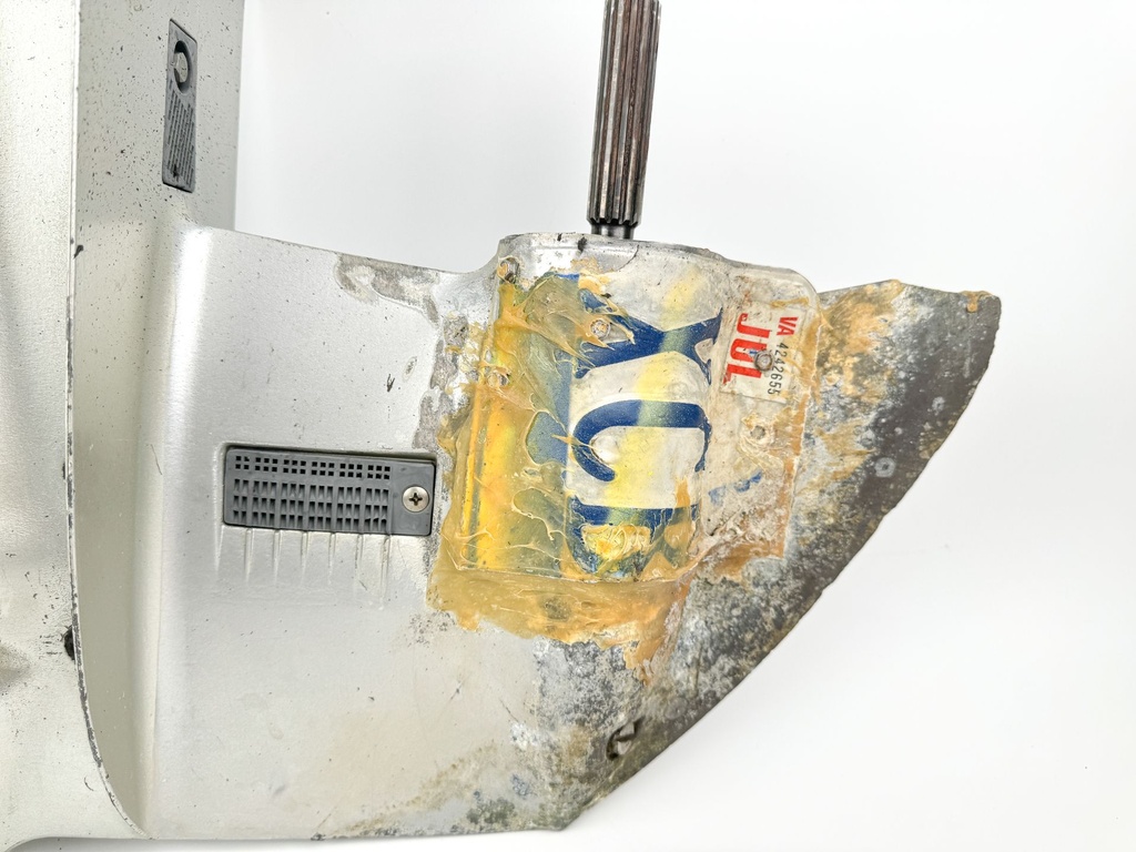 2004 Honda 40 HP 4 Stroke Outboard Lower Unit Gear Case 41100-ZW4-H16ZA OEM