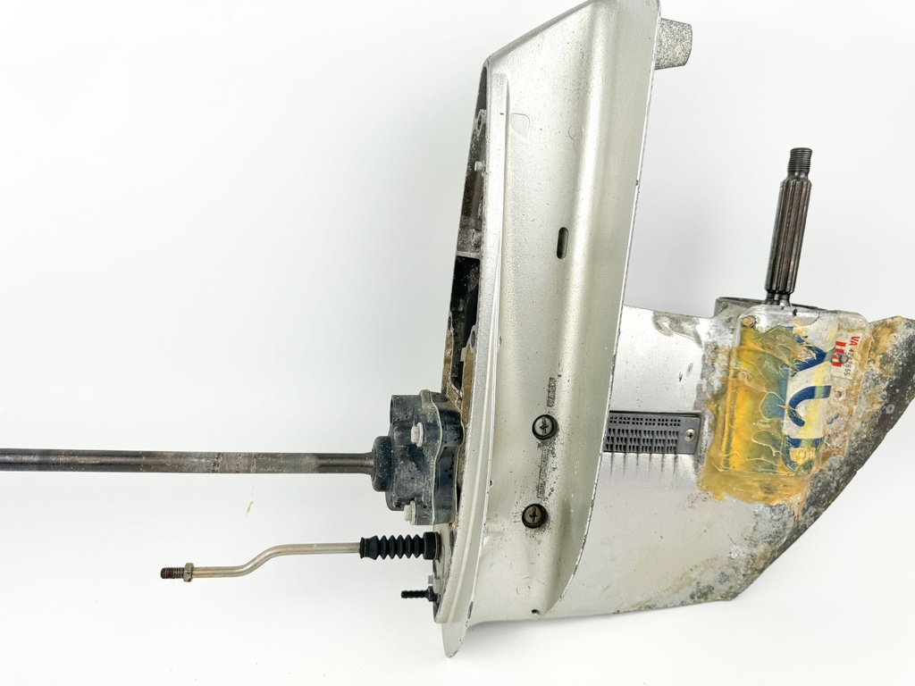 2004 Honda 40 HP 4 Stroke Outboard Lower Unit Gear Case 41100-ZW4-H16ZA OEM