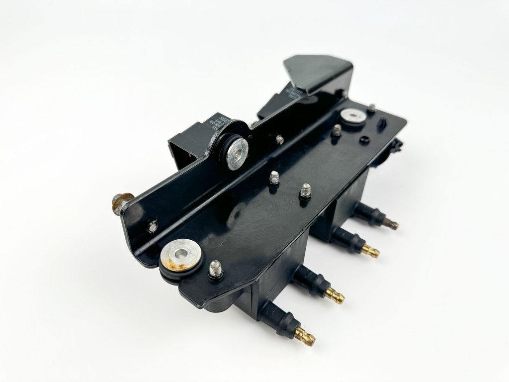 2011 Mercury 60 HP 4 Stroke Outboard Ignition Coil Set W/ Plate 8M0044991 OEM