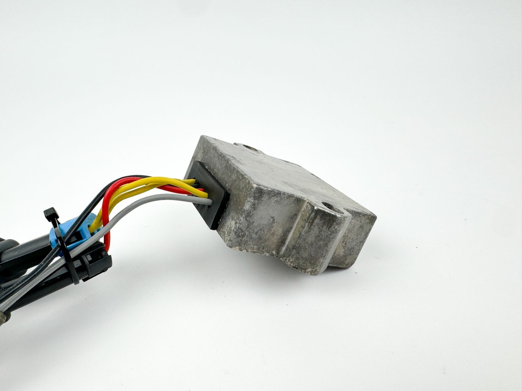 2011 Mercury 60 HP 4 Stroke Outboard Voltage Regulator 893640T01 OEM