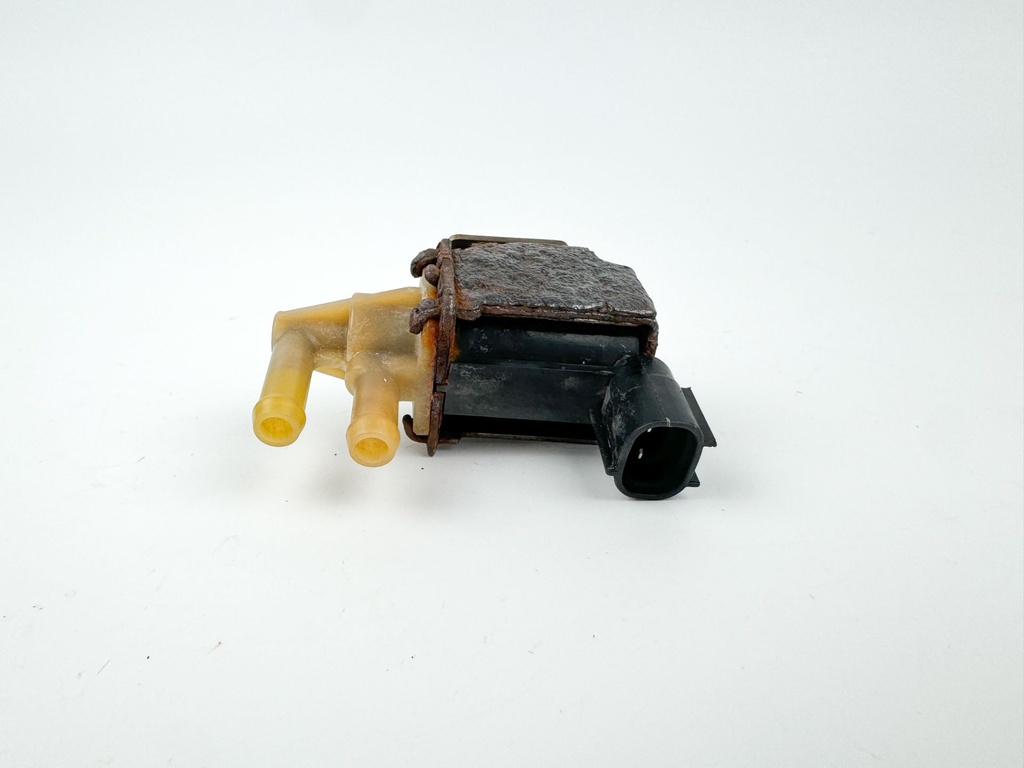 2011 Mercury 60 HP 4 Stroke Outboard Solenoid Valve 877805T OEM