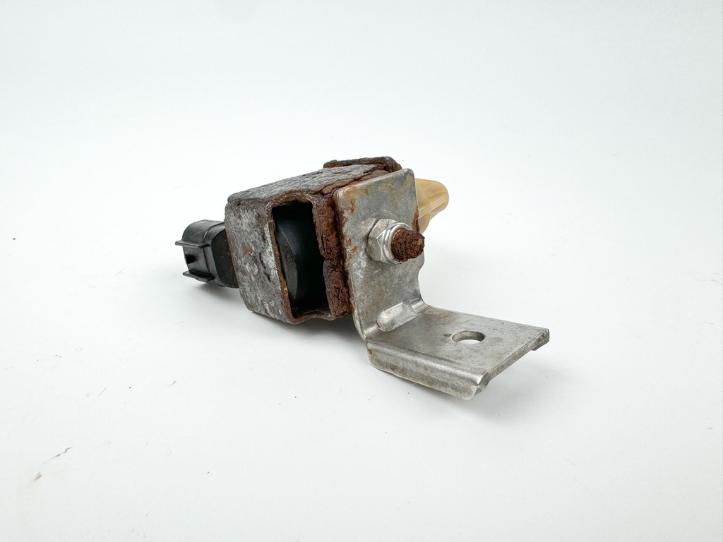 2011 Mercury 60 HP 4 Stroke Outboard Solenoid Valve 877805T OEM