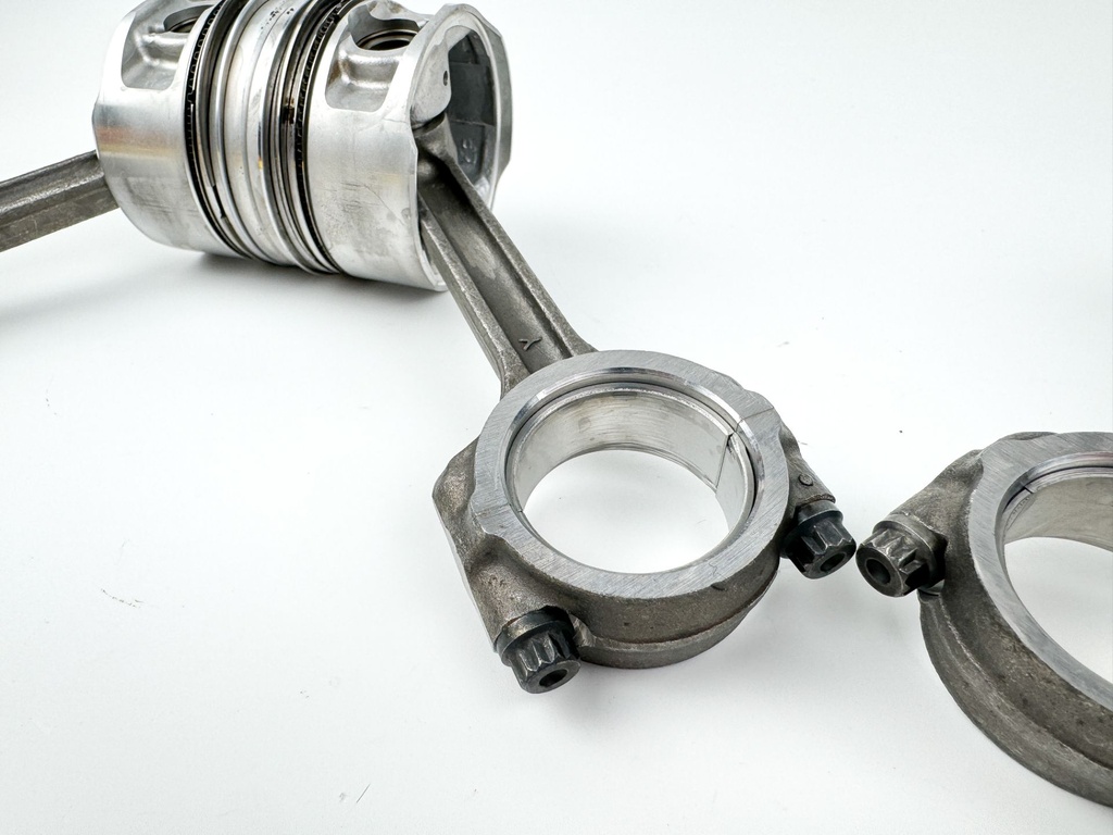 2011 Mercury 60 HP 4 Stroke Outboard Piston & Connecting Rod Set 893524T08 OEM