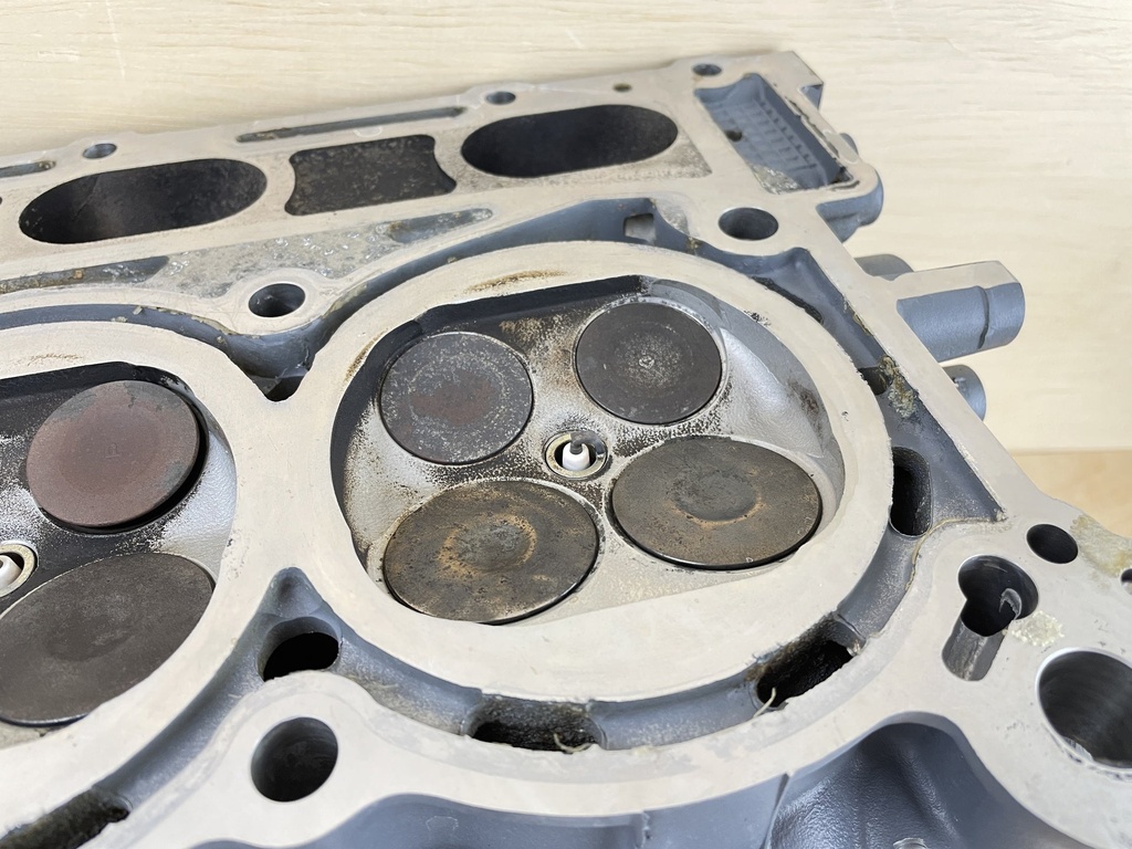 2011 Suzuki DF300 300HP Left Port Cylinder Head Assembly 11103-98J10