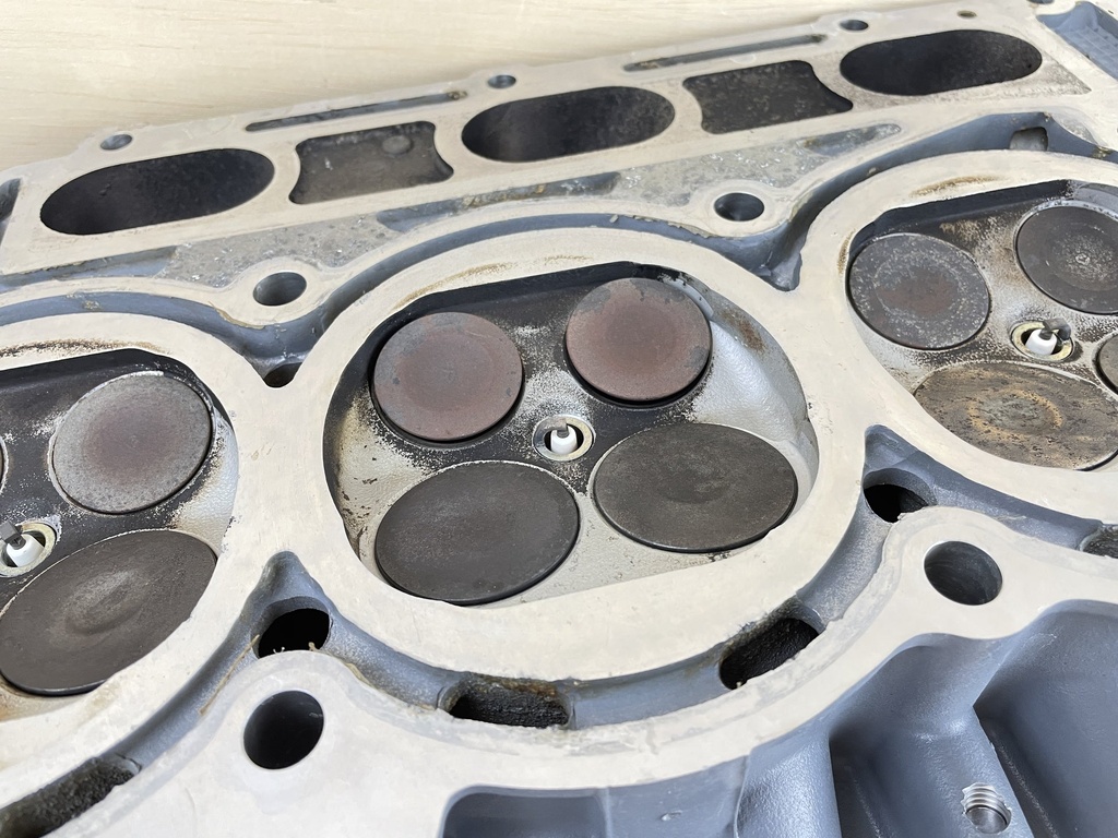 2011 Suzuki DF300 300HP Left Port Cylinder Head Assembly 11103-98J10