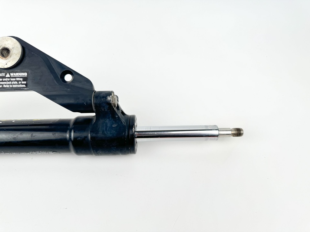 SeaStar Front Mount Outboard Hydraulic Steering Cylinder Assembly Ram HC5345