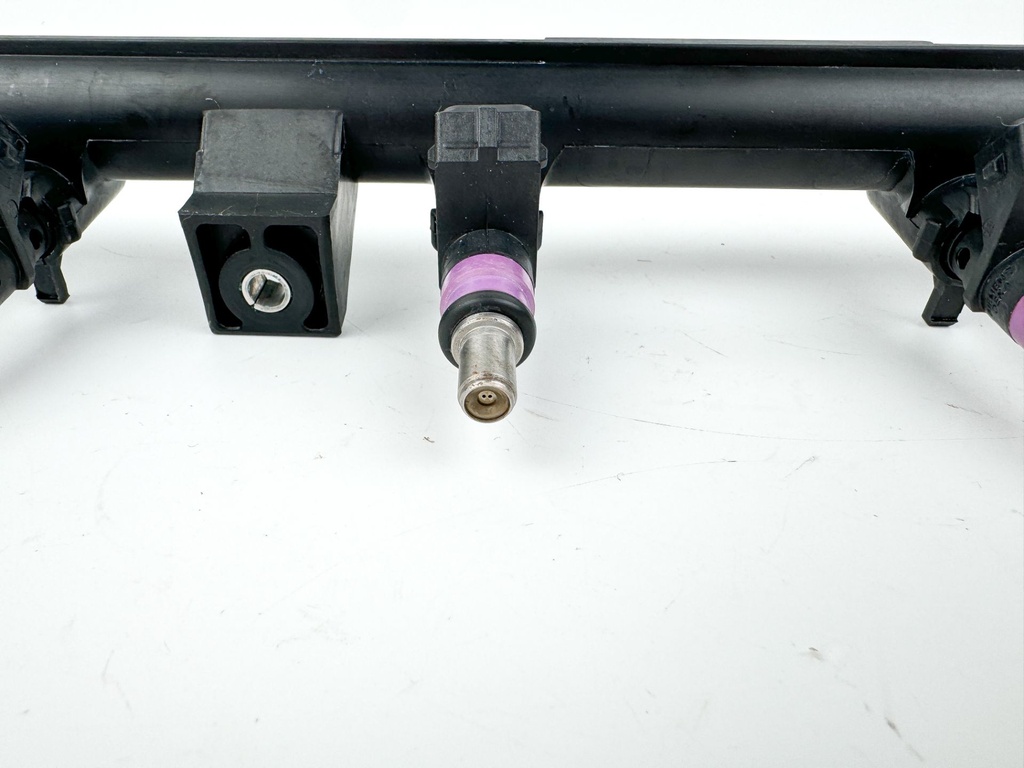 2008 Mercury 90 HP 4 Stroke Outboard Fuel Injector Set W/ Rail 898103T97 OEM