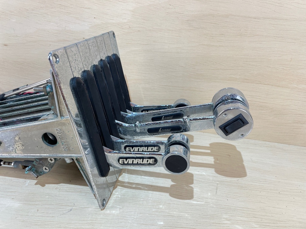 Livorsi Marine Outboard Engine Controls Triple Set of Engines