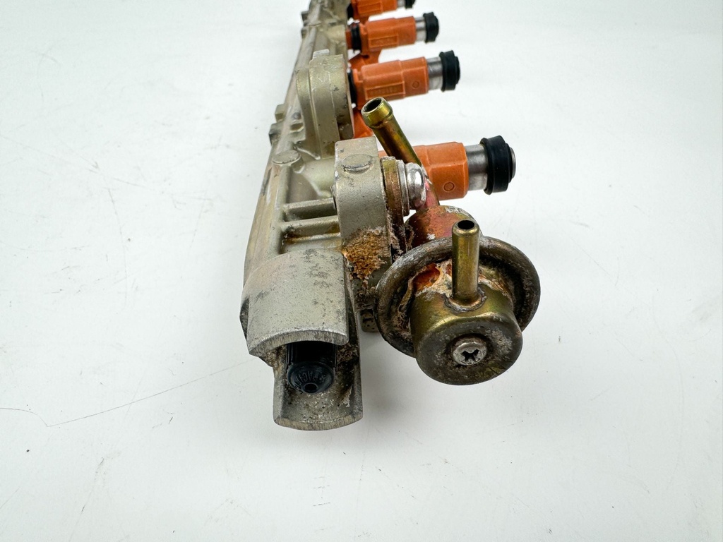 2005 Yamaha 115 HP 4 Stroke Outboard Fuel Injector Set W/ Rail OEM