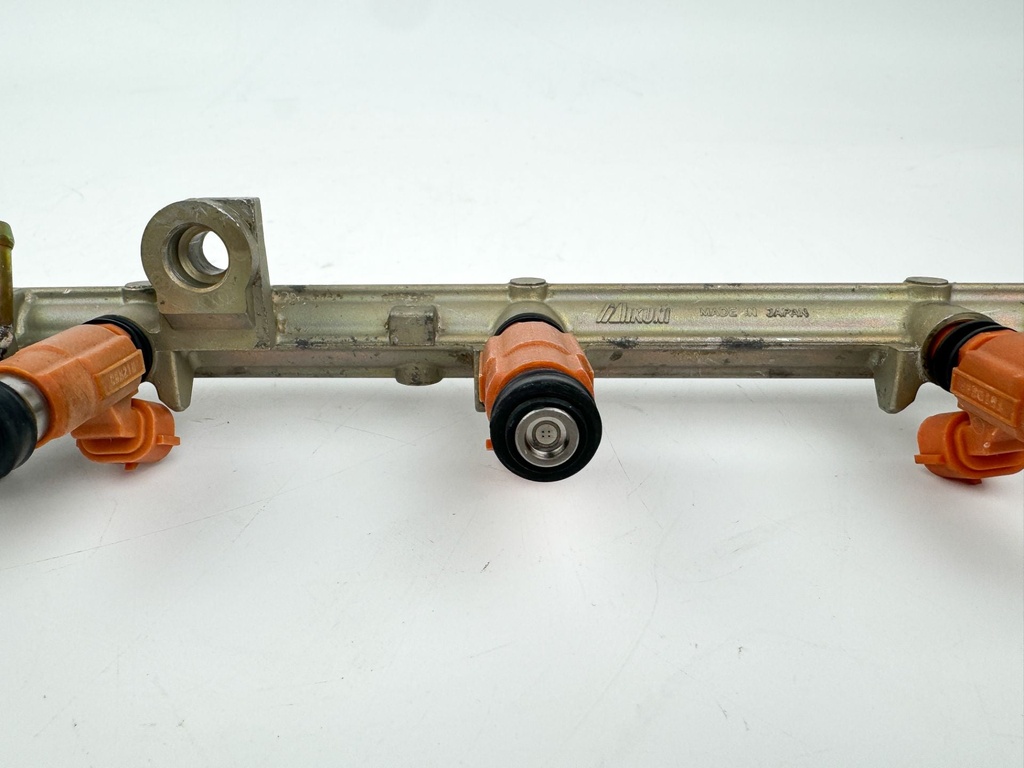 2005 Yamaha 115 HP 4 Stroke Outboard Fuel Injector Set W/ Rail OEM