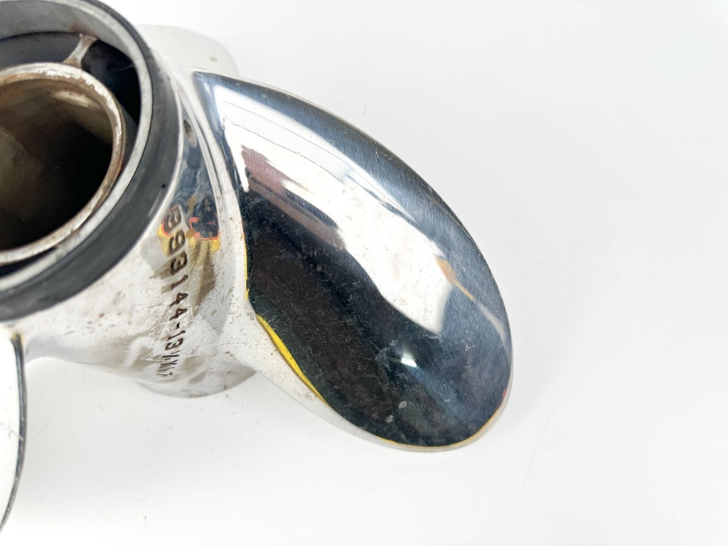 Apollo Michigan Wheel RH Stainless Steel Propeller 13 1/4" x 17P 993144