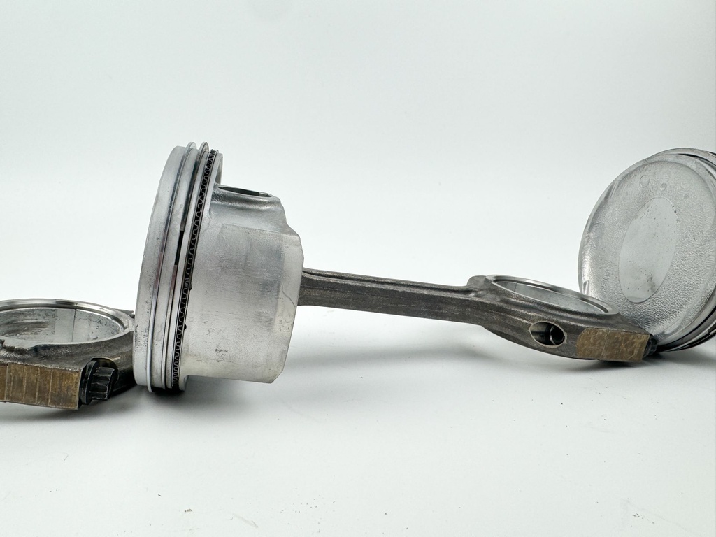 2018 Yamaha 150 HP 4 Stroke Outboard Piston & Connecting Rod Set 63P-W1165-10-00 OEM