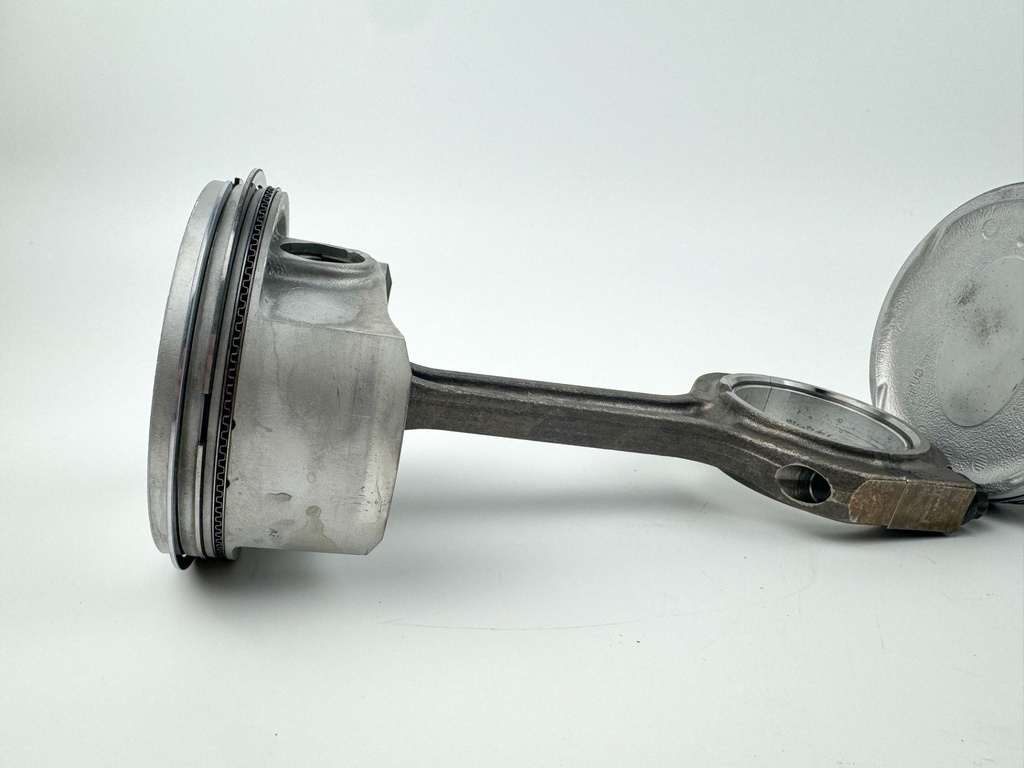 2018 Yamaha 150 HP 4 Stroke Outboard Piston & Connecting Rod Set 63P-W1165-10-00 OEM