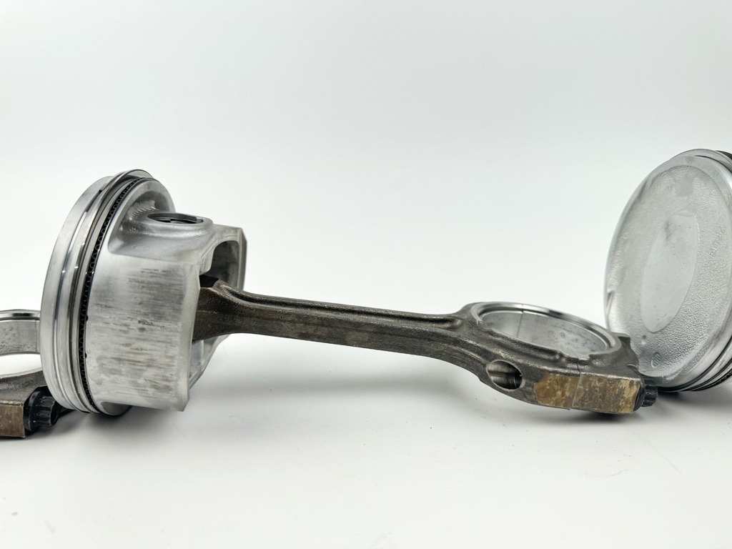 2018 Yamaha 150 HP 4 Stroke Outboard Piston & Connecting Rod Set 63P-W1165-10-00 OEM