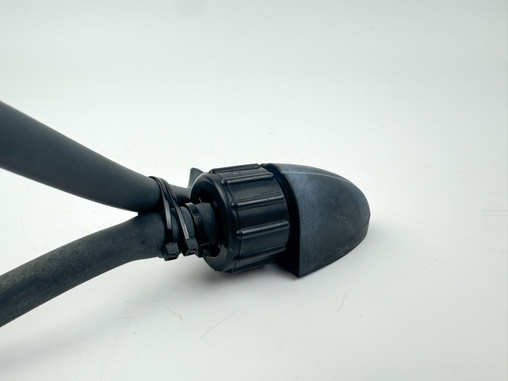 2018 Yamaha 150 HP 4 Stroke Outboard Fresh Water Flush Port 6AW-12572-00-00 OEM