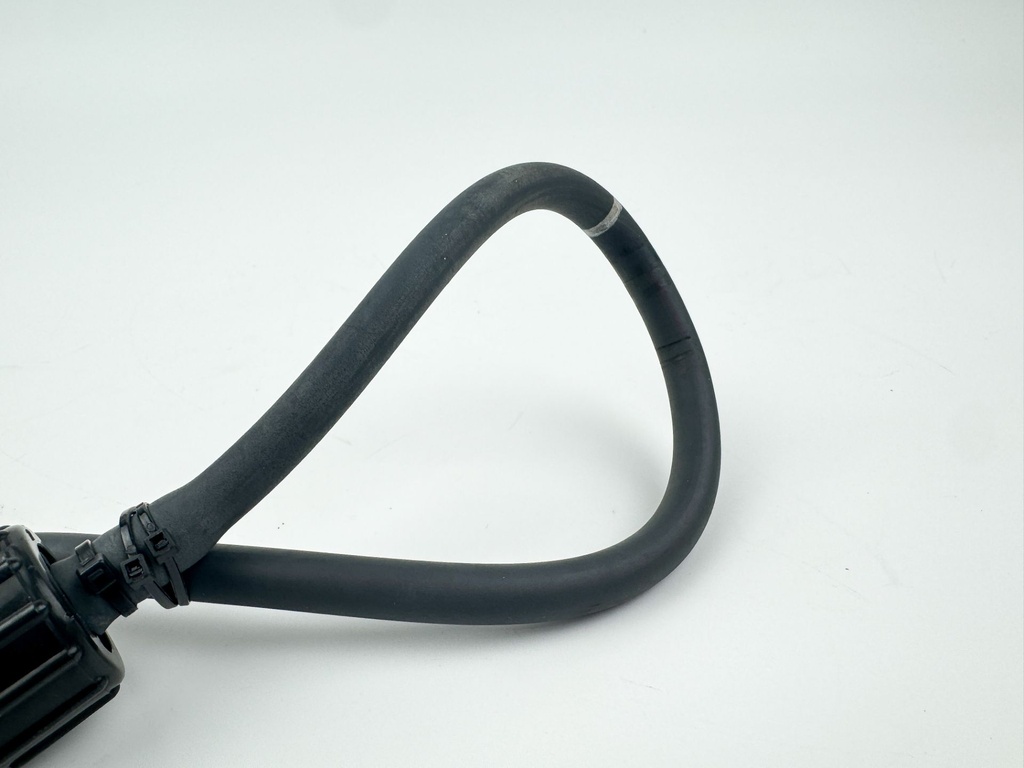 2018 Yamaha 150 HP 4 Stroke Outboard Fresh Water Flush Port 6AW-12572-00-00 OEM