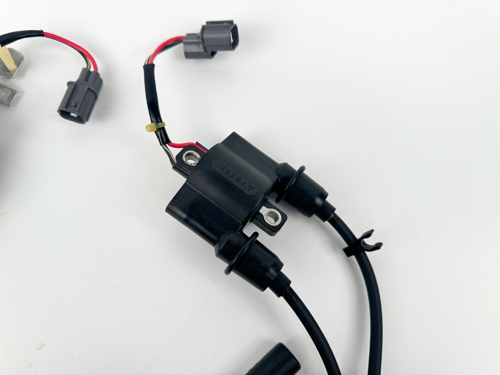 2018 Yamaha 150 HP 4 Stroke Outboard Ignition Coil Set 63P-82310-01-00 OEM