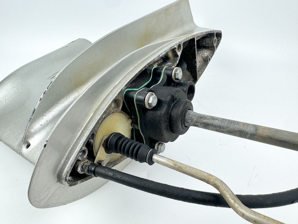 01-07 Honda 40 50 HP 4 Stroke Outboard 20" Lower Unit Gear Case 41100-ZW4-H16ZA