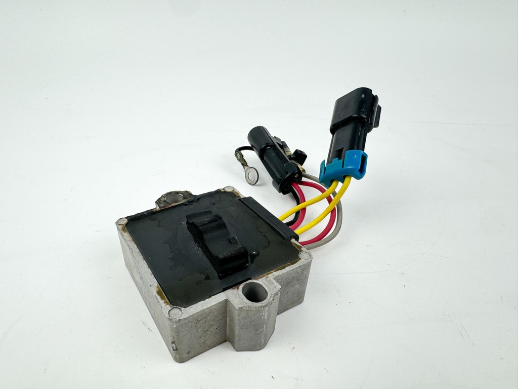 2003 Mercury 150 HP 2 Stroke Outboard Voltage Regulator 883072T2 OEM