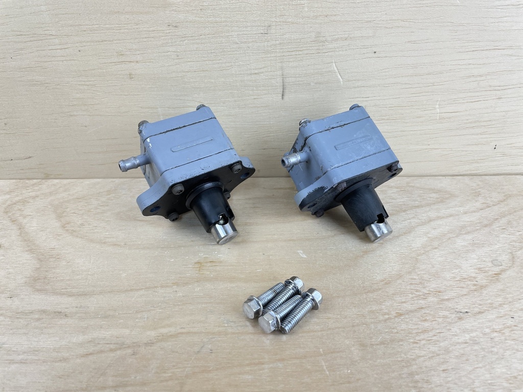 1997 Honda 90HP 4 Stroke Outboard Engine Fuel Pump Assembly Pair 16700-ZV5-003