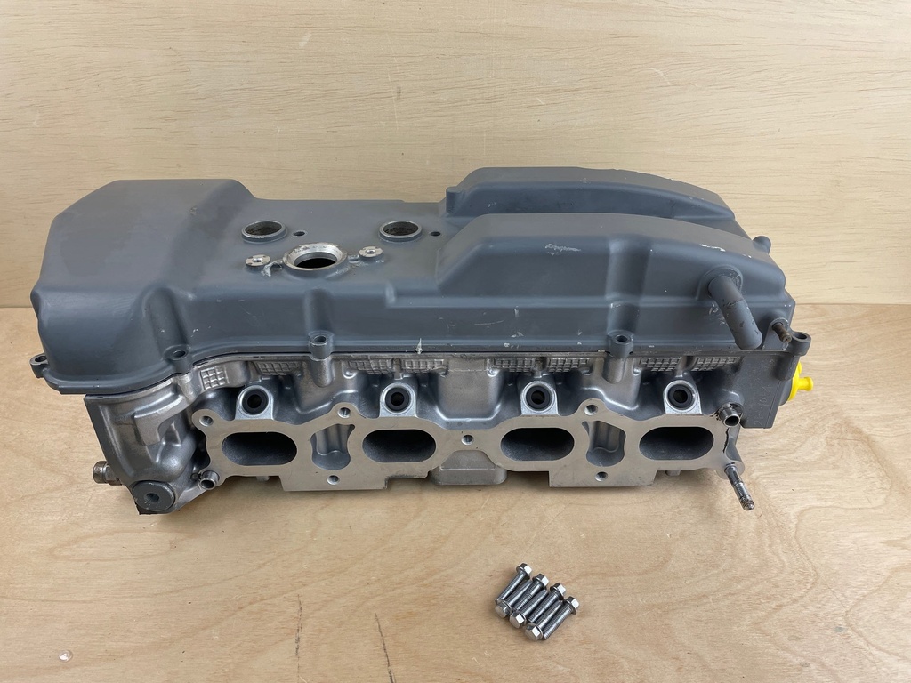 2004 Johnson Suzuki 140HP 4 Stroke Outboard Cylinder Head 11100-90J01 5033635