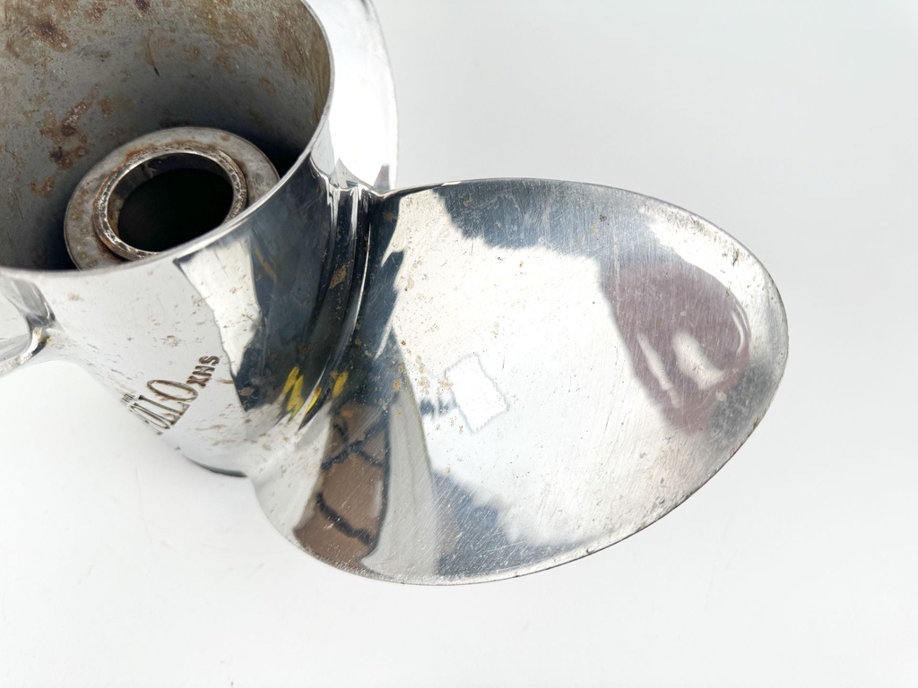 Apollo Michigan Wheel RH Stainless Steel Propeller 13 1/4" x 17P 993144