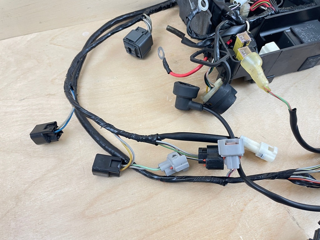 2004 Johnson Suzuki 140HP 4 Stroke Outboard Engine Wiring Harness 5034605 36610-90540