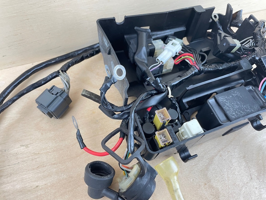 2004 Johnson Suzuki 140HP 4 Stroke Outboard Engine Wiring Harness 5034605 36610-90540