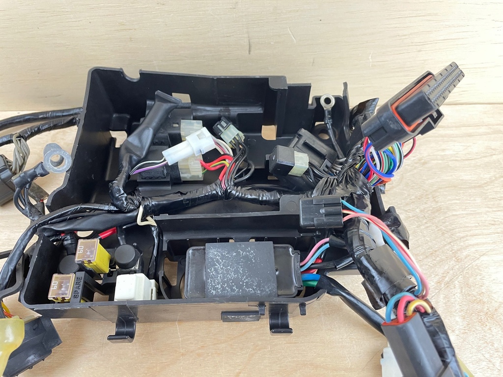 2004 Johnson Suzuki 140HP 4 Stroke Outboard Engine Wiring Harness 5034605 36610-90540