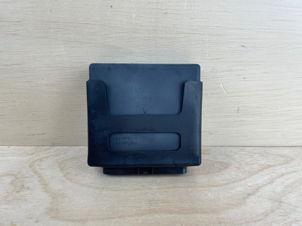 2004 Johnson Suzuki 140HP 4 Stroke Outboard Engine Control Unit ECU 5034608