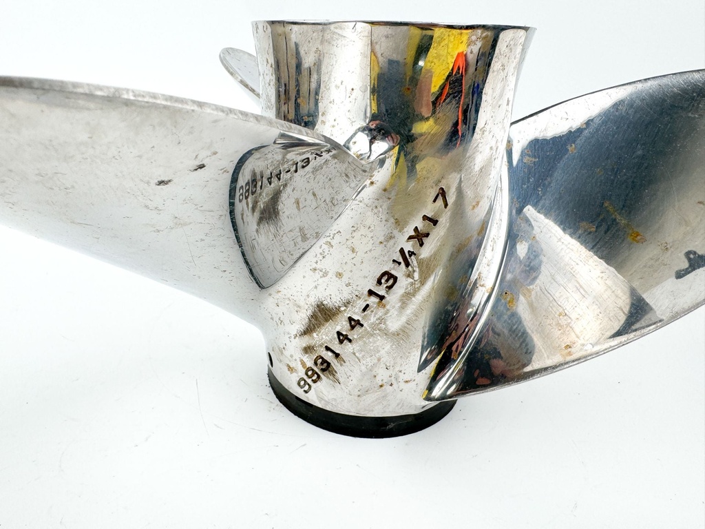 Apollo Michigan Wheel RH Stainless Steel Propeller 13 1/4" x 17P 993144