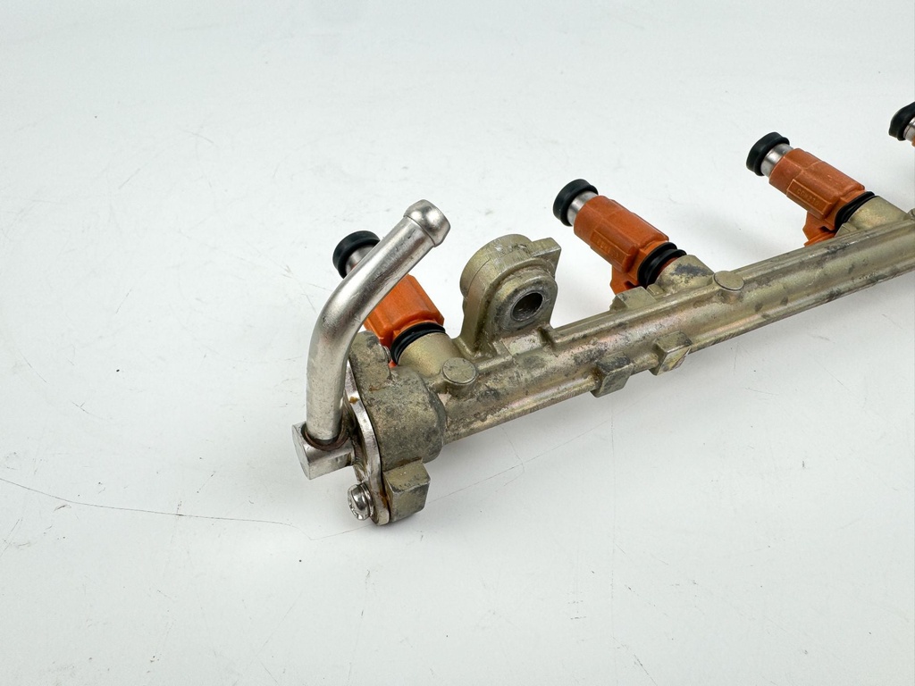 2005 Yamaha 115 HP 4 Stroke Outboard Fuel Injector Set W/ Rail OEM