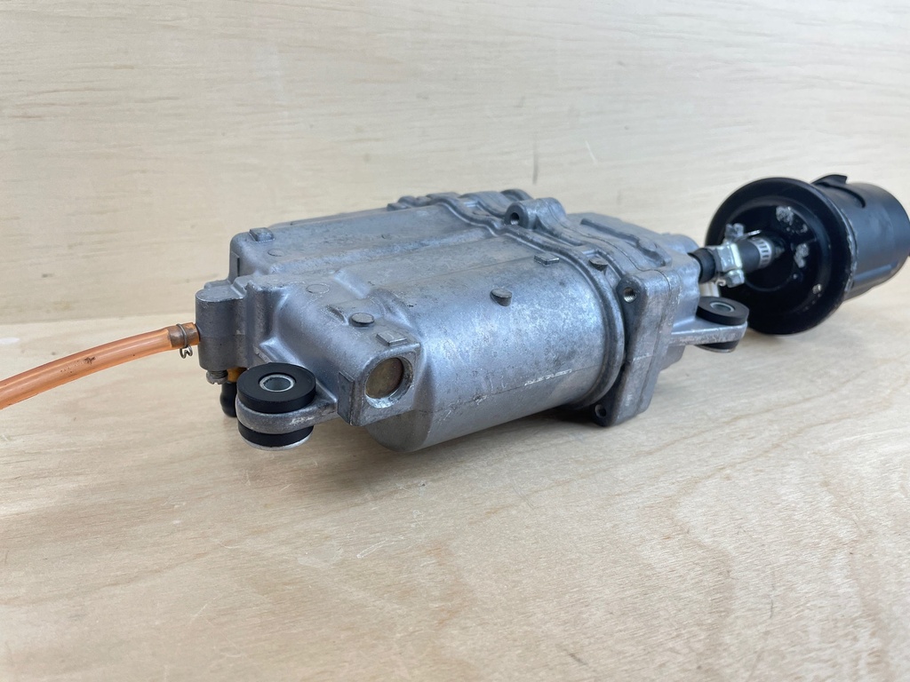 2004 Johnson Suzuki 140HP 4 Stroke Outboard Vapor Separator Tank 5033705