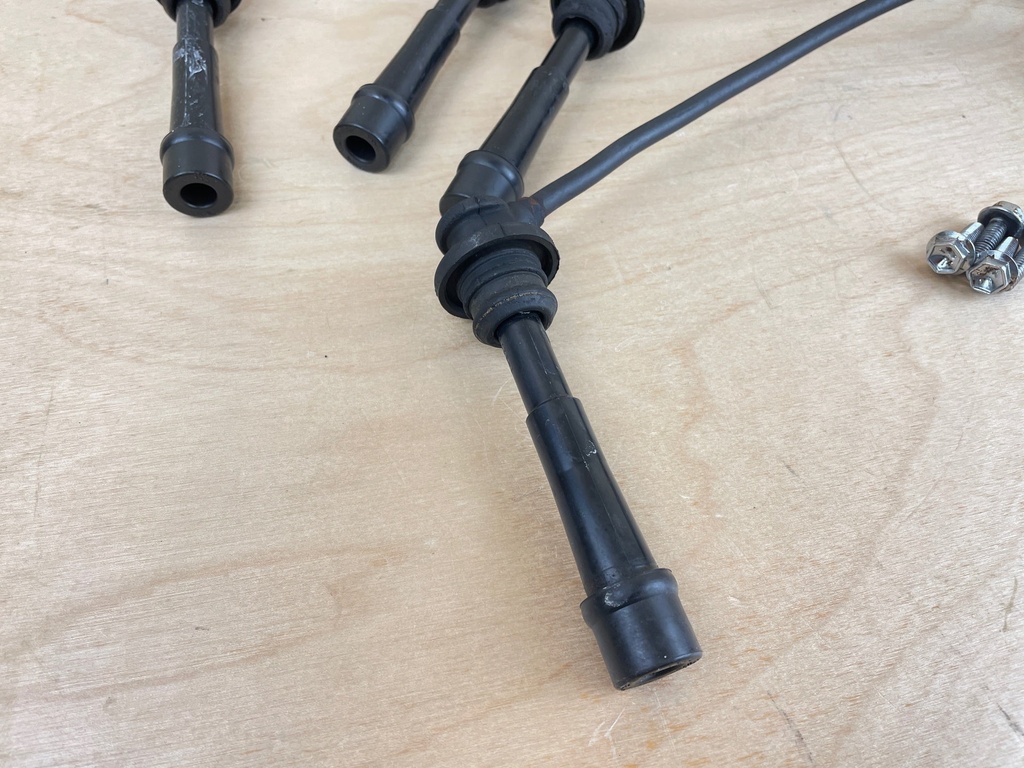 2004 Johnson Suzuki 140HP 4 Stroke Outboard Ignition Coil Set 5033823 5033824