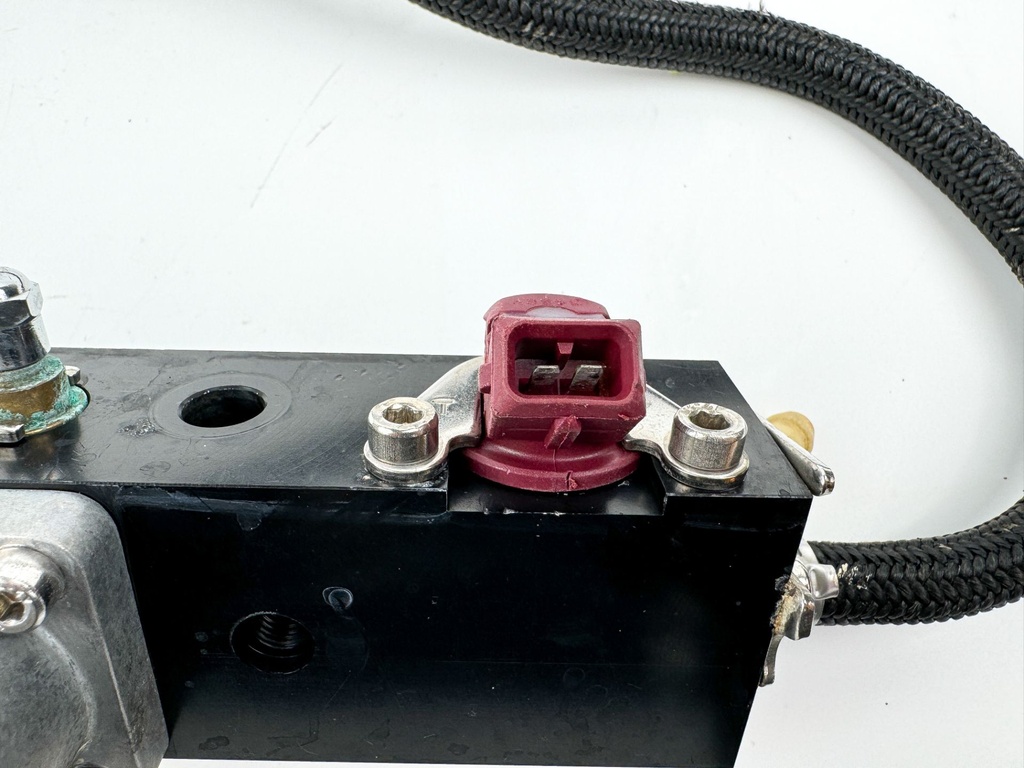 2009 Mercury 75 HP 2 Stroke Outboard Fuel Injector Set W/ Rail 895750T02 OEM