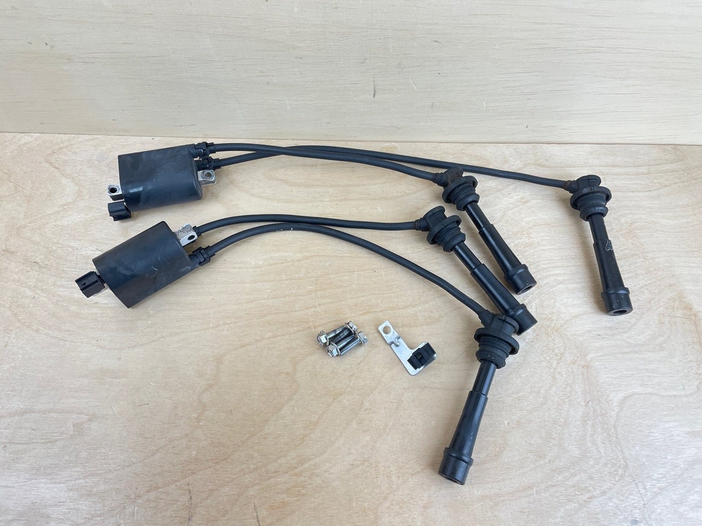 2004 Johnson Suzuki 140HP 4 Stroke Outboard Ignition Coil Set 5033823 5033824