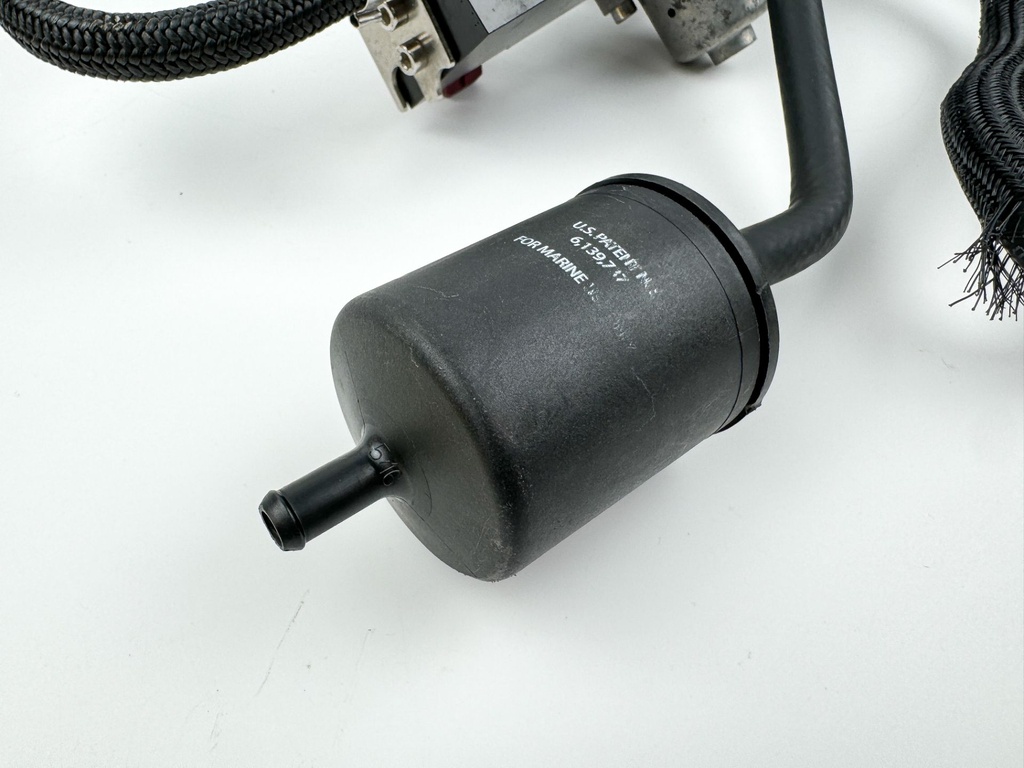 2009 Mercury 75 HP 2 Stroke Outboard Fuel Injector Set W/ Rail 895750T02 OEM