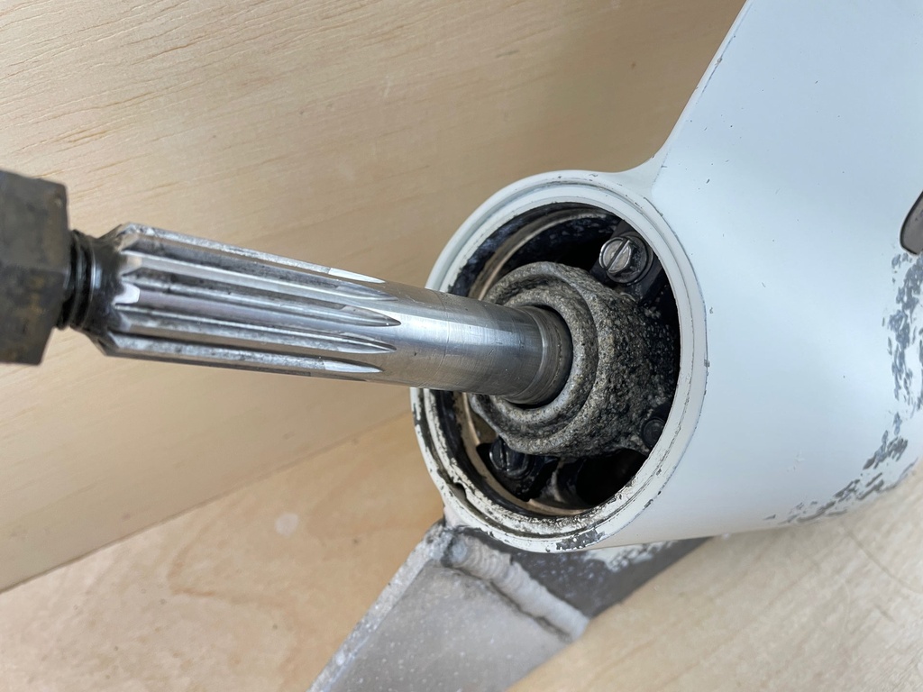 1998 Evinrude Johnson 50HP Outboard 20" Shaft Lower Unit Gearcase Assembly 0435280