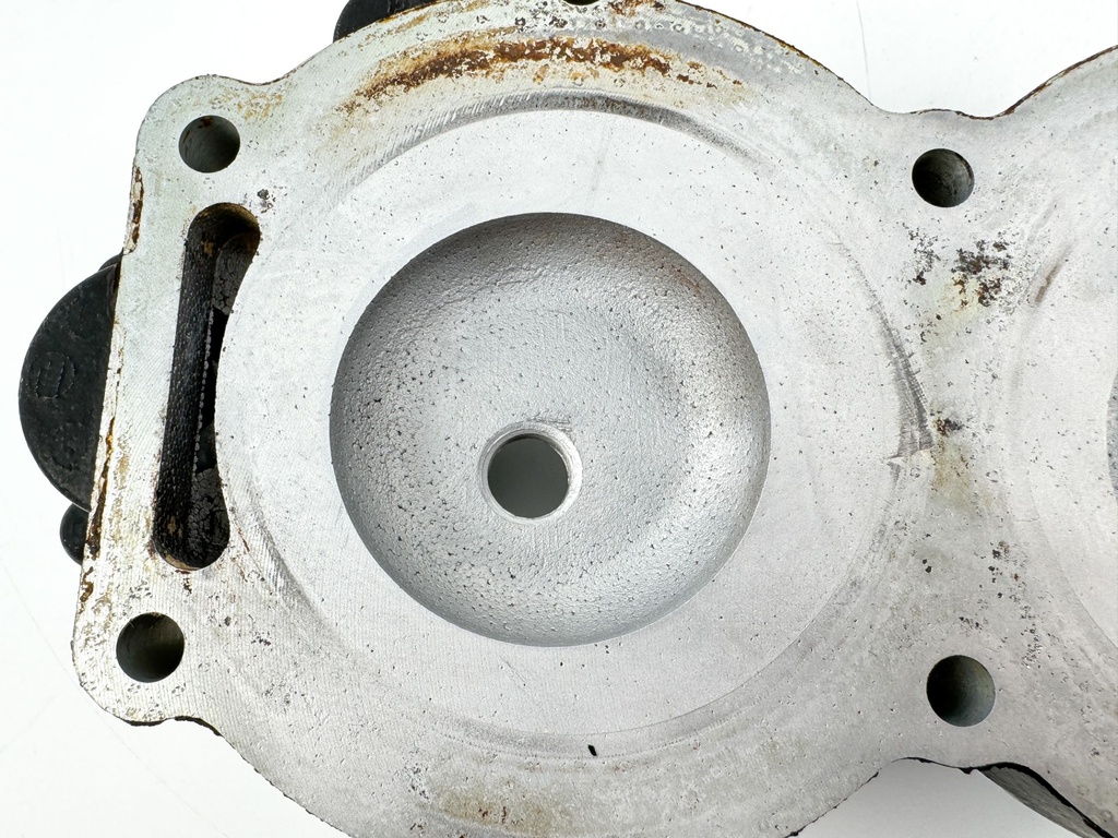 1996 Johnson 50 HP 2 Stroke Outboard Cylinder Head 0340100 OEM