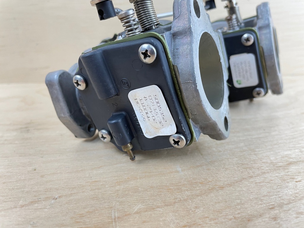 2002 Evinrude Johnson 50HP 2 Stroke Outboard Carburetor Assembly Set 5005352