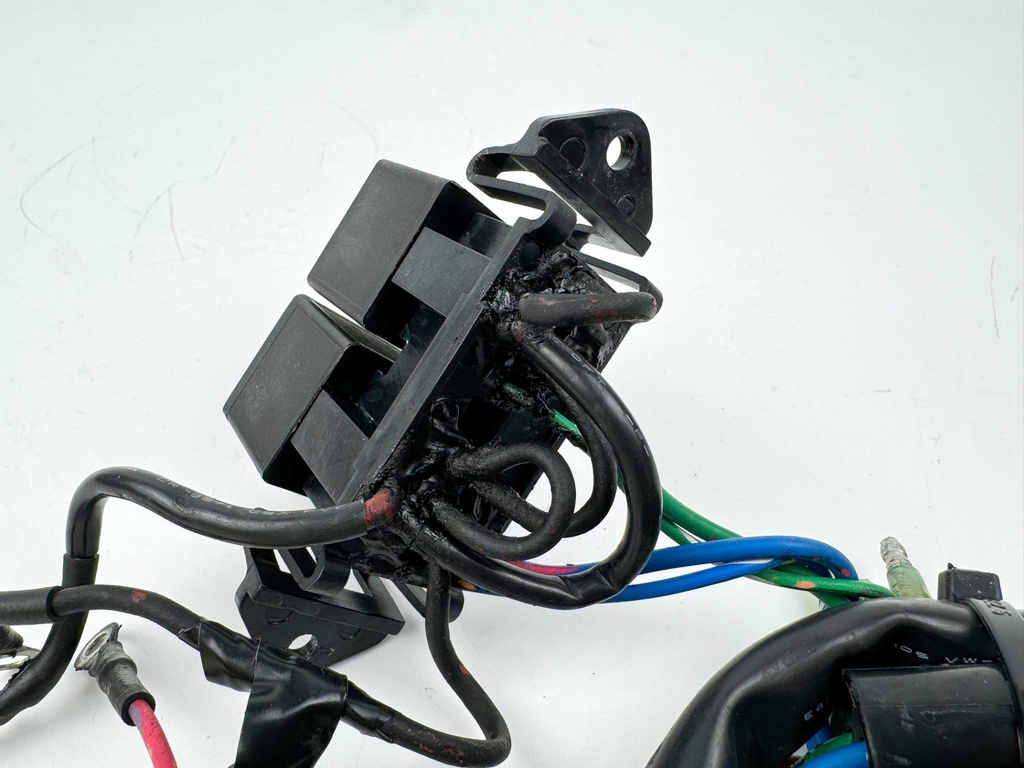 1996 Johnson 50 HP 2 Stroke Outboard Trim Relay Harness 0585015 OEM