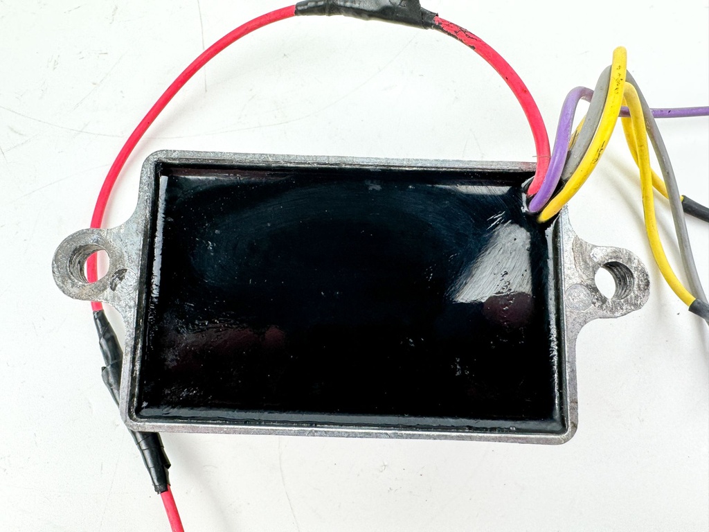 1996 Johnson 50 HP 2 Stroke Outboard Rectifier & Regulator 0585001 OEM