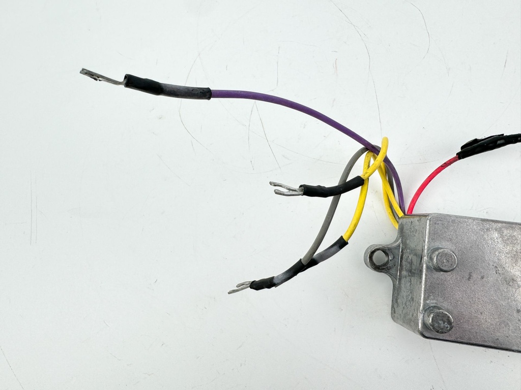 1996 Johnson 50 HP 2 Stroke Outboard Rectifier & Regulator 0585001 OEM